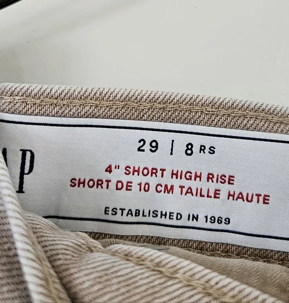 GAP 4" Short High Rise - Picture 2 of 3